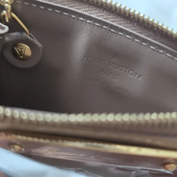 Louis Vuitton Vernis Key Pouch - Picture 5 of 6
